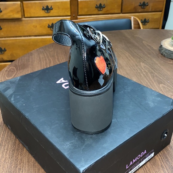 Rosey Love Chunky Platform Dolly Shoes With Hearts, Straps New Size 8 Black Red - Picture 4 of 16